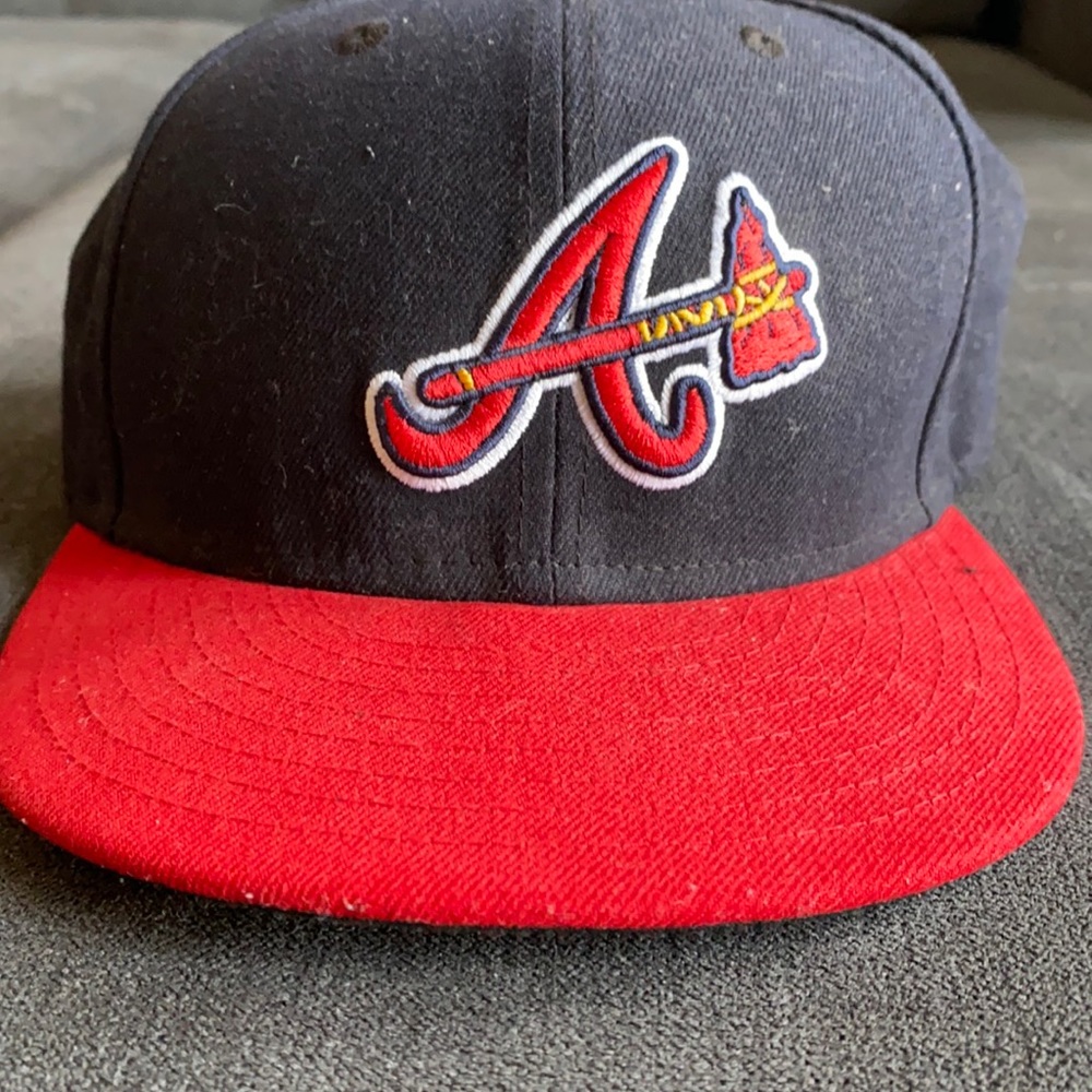 Official MLB Licensed MLB Fitted Cap. Atlanta Braves.